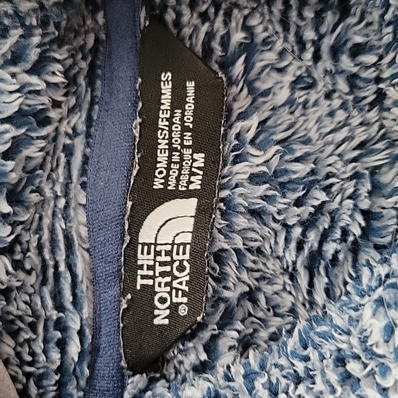 The North Face soft, fuzzy, cozy & comfortable hoodie sweatshirt - Picture 6 of 6